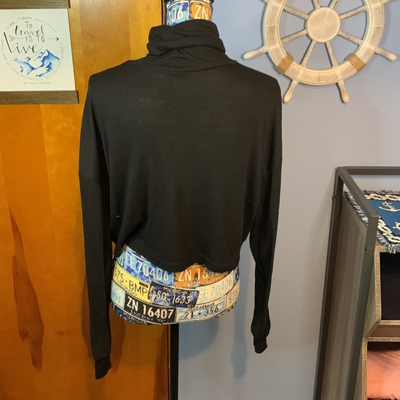 SHEIN Black Cropped Turtleneck Large - Picture 4 of 5